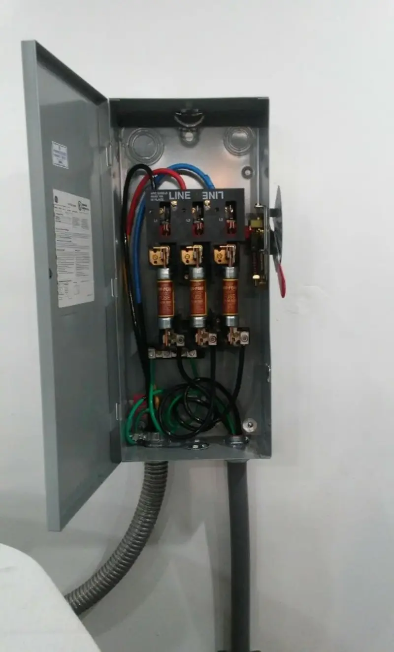 Three-phase disconnect switch installed for Smoke Detector Installation in Upper Mount Bethel